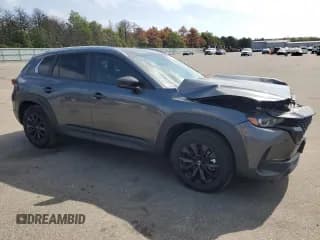 ✅ 2024 Mazda CX-50 S Premium • VIN: 7MMVABDM5RN211979 • Лот: 81105005. Опубликован ранее на Copart с пробегом 10 630 миль. Бесплатный доступ к архиву аукционных продаж из США и подробный отчёт об истории автомобиля на DreamBid. Изображение 4.