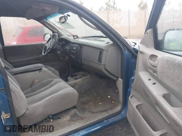 2004 Dodge Dakota Sport z VIN 1D7GL32K84S690487, wystawiony jako IAAI lot #41935990 z przebiegiem 116 375 mil mil oraz . Historia ofert i sprzedaży dostępna na DreamBid. Obrazek 5.