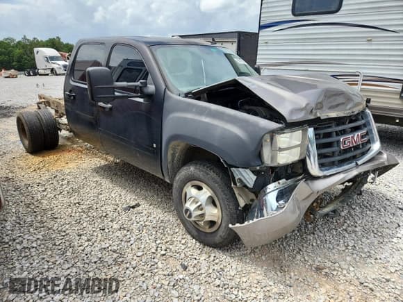 ✅ 2008 GMC Sierra 1500 • VIN: 1GTJC33688F119551 • Лот: 60170455. Опубликован ранее на Copart с пробегом 228 764 миль. Бесплатный доступ к архиву аукционных продаж из США и подробный отчёт об истории автомобиля на DreamBid. Изображение 4.