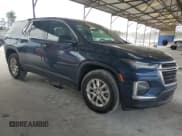 ✅ 2022 Chevrolet Traverse LS • VIN: 1GNERFKW5NJ136360 • Lot: 70977694. Wystawiony na Copart z przebiegiem 50 995 mil. Bezpłatny archiwum sprzedaży aukcyjnych z USA i szczegółowy raport historii pojazdu na DreamBid. Zdjęcie 4.