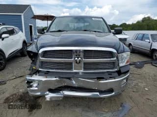 ✅ 2009 Dodge 1500 SLT • VIN: 1D3HV18T29S807332 • Lot: 68375035. Wystawiony na Copart z przebiegiem 141 322 mil. Bezpłatny archiwum sprzedaży aukcyjnych z USA i szczegółowy raport historii pojazdu na DreamBid. Zdjęcie 5.