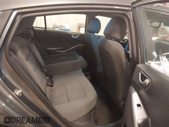 ✅ 2020 Hyundai Ioniq Preferred • VIN: KMHC85LC1LU203268 • Lot: 41249301. Wystawiony na IAAI z przebiegiem 14 005 mil. Bezpłatny archiwum sprzedaży aukcyjnych z USA i szczegółowy raport historii pojazdu na DreamBid. Zdjęcie 8.