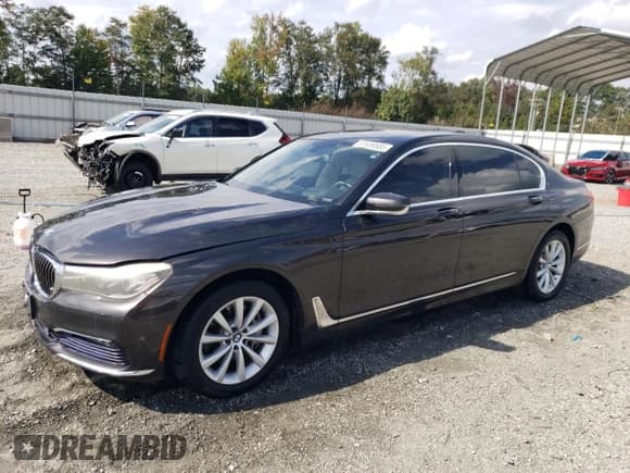 ✅ 2016 BMW 7 Series 740i • VIN: WBA7E2C56GG504506 • Лот: 81659585. Опубликован ранее на Copart с пробегом 93 842 миль. Бесплатный доступ к архиву аукционных продаж из США и подробный отчёт об истории автомобиля на DreamBid. Изображение 1.