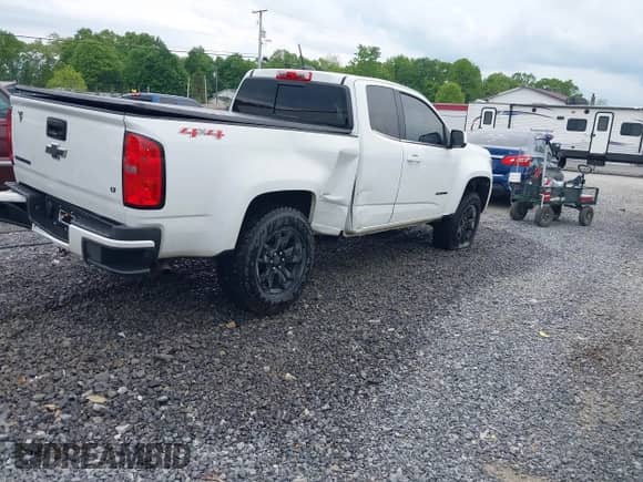 2020 Chevrolet Colorado 4WD LT z VIN 1GCHTCEA0L1224915, wystawiony jako IAAI lot #42300579 z przebiegiem 62 623 mil mil oraz . Historia ofert i sprzedaży dostępna na DreamBid. Obrazek 4.