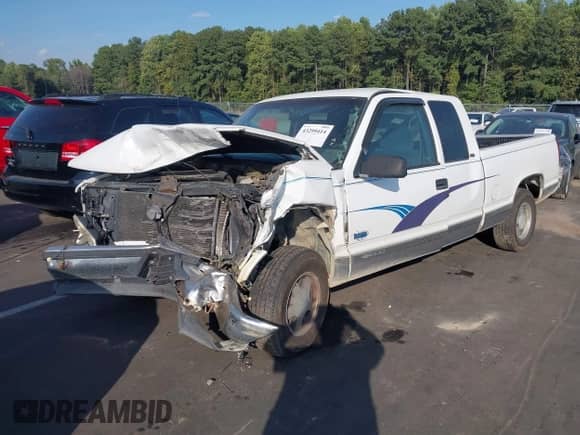 1998 Chevrolet Silverado 1500 z VIN 1GCEC19R1WE151719, wystawiony jako IAAI lot #43299414 z przebiegiem 223 085 mil mil oraz . Historia ofert i sprzedaży dostępna na DreamBid. Obrazek 2.