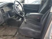 ✅ 2004 Dodge Dakota SLT • VIN: 1D7HG48NX4S677465 • Lot: 51044735. Wystawiony na Copart z przebiegiem 196 854 mil. Bezpłatny archiwum sprzedaży aukcyjnych z USA i szczegółowy raport historii pojazdu na DreamBid. Zdjęcie 7.