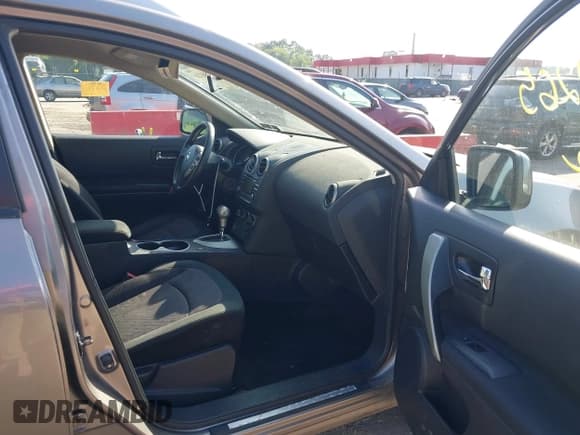 ✅ 2013 Nissan Rogue SV • VIN: JN8AS5MV8DW613539 • Lot: 42583265. Wystawiony na IAAI z przebiegiem 127 103 mil. Bezpłatny archiwum sprzedaży aukcyjnych z USA i szczegółowy raport historii pojazdu na DreamBid. Zdjęcie 5.