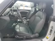 ✅ 2014 MINI Convertible S • VIN: WMWZP3C53ET707205 • Lot: 52179175. Wystawiony na Copart z przebiegiem 101 209 mil. Bezpłatny archiwum sprzedaży aukcyjnych z USA i szczegółowy raport historii pojazdu na DreamBid. Zdjęcie 7.