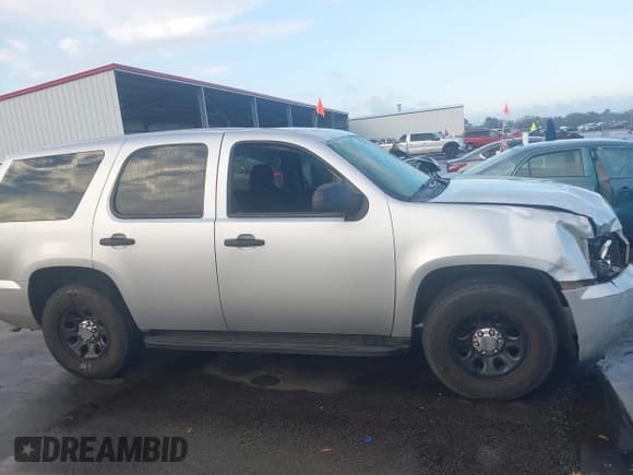 ✅ 2012 Chevrolet Tahoe Commercial • VIN: 1GNLC2E08CR180196 • Lot: 43789377. Wystawiony na IAAI z przebiegiem 167 416 mil. Bezpłatny archiwum sprzedaży aukcyjnych z USA i szczegółowy raport historii pojazdu na DreamBid. Zdjęcie 13.