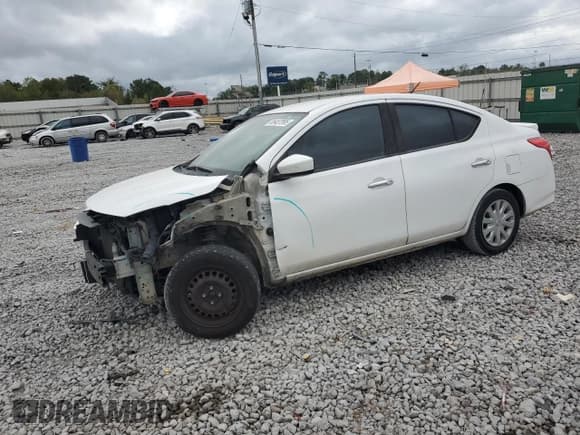 ✅ 2018 Nissan Versa SV • VIN: 3N1CN7APXJK402544 • Lot: 85487995. Wystawiony na Copart z przebiegiem 191 715 mil. Bezpłatny archiwum sprzedaży aukcyjnych z USA i szczegółowy raport historii pojazdu na DreamBid. Zdjęcie 1.