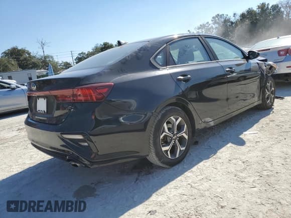 ✅ 2019 Kia Forte LXS • VIN: 3KPF24AD2KE071272 • Lot: 92781855. Wystawiony na Copart z przebiegiem 79 827 mil. Bezpłatny archiwum sprzedaży aukcyjnych z USA i szczegółowy raport historii pojazdu na DreamBid. Zdjęcie 3.