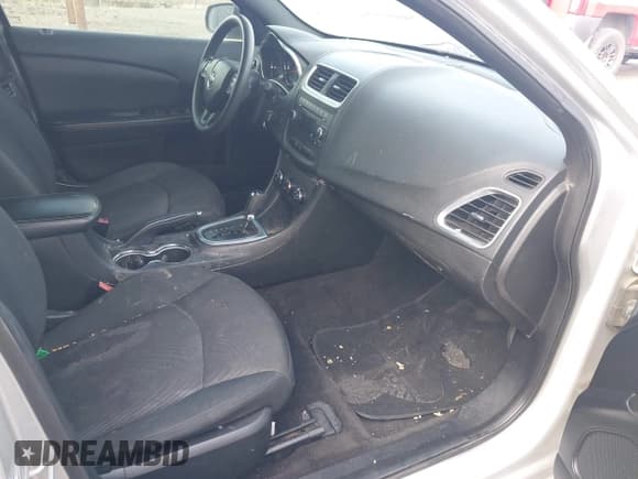 ✅ 2012 Dodge Avenger SE • VIN: 1C3CDZAB6CN265653 • Lot: 43667728. Listed on IAAI with 149,205 mi. Free auction sales archive from the USA and detailed vehicle history report at DreamBid. Image 5.