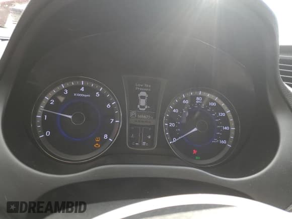 ✅ 2012 Hyundai Azera • VIN: KMHFH4JG9CA157381 • Лот: 70351685. Опубликован ранее на Copart с пробегом 165 672 миль. Бесплатный доступ к архиву аукционных продаж из США и подробный отчёт об истории автомобиля на DreamBid. Изображение 9.