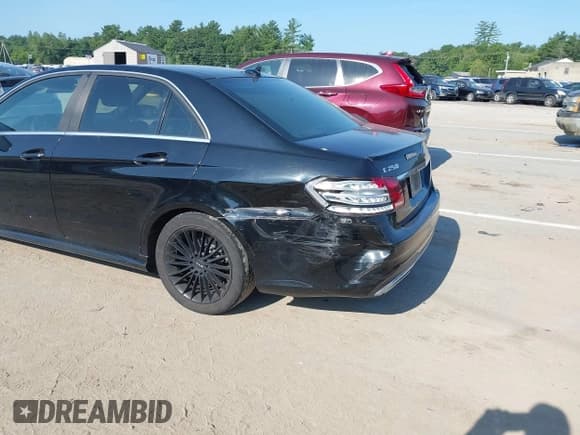 ✅ 2014 Mercedes-Benz E 250 Luxury • VIN: WDDHF9HB7EA865969 • Лот: 42791198. Опубликован ранее на IAAI с пробегом 199 431 миль. Бесплатный доступ к архиву аукционных продаж из США и подробный отчёт об истории автомобиля на DreamBid. Изображение 6.