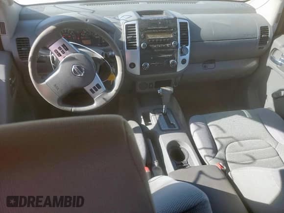 2015 Nissan Frontier S z VIN 1N6BD0CT0FN729353, wystawiony jako Copart lot #59012035 z przebiegiem 155 233 mil mil oraz Czysty tytuł • Clean title. Historia ofert i sprzedaży dostępna na DreamBid. Obrazek 8.