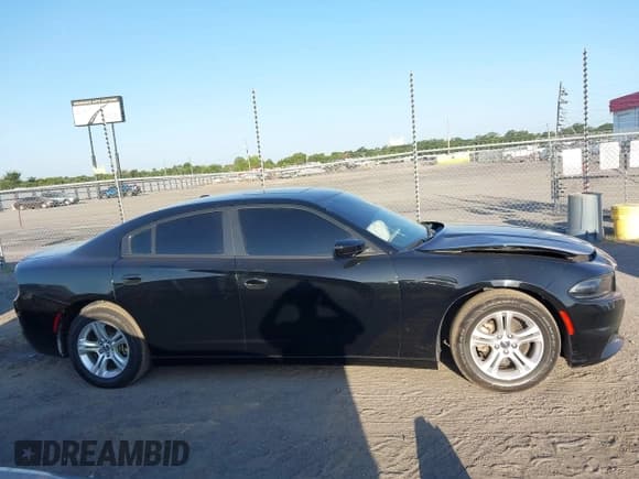 ✅ 2022 Dodge Charger SXT • VIN: 2C3CDXBG7NH205942 • Lot: 42822646. Wystawiony na IAAI z przebiegiem 79 883 mil. Bezpłatny archiwum sprzedaży aukcyjnych z USA i szczegółowy raport historii pojazdu na DreamBid. Zdjęcie 13.