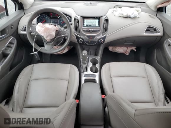 ✅ 2018 Chevrolet Cruze Premier • VIN: 1G1BF5SM4J7201759 • Лот: 85550425. Опубликован ранее на Copart с пробегом 57 439 миль. Бесплатный доступ к архиву аукционных продаж из США и подробный отчёт об истории автомобиля на DreamBid. Изображение 8.