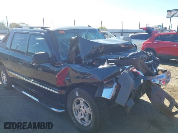 ✅ 2005 Chevrolet Avalanche Z66 • VIN: 3GNEC12Z35G105043 • Lot: 37948404. Listed on IAAI with Not provided. Free auction sales archive from the USA and detailed vehicle history report at DreamBid. Image 1.