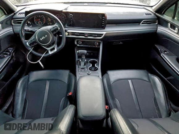 ✅ 2022 Kia K5 GT-Line • VIN: 5XXG64J2XNG089506 • Lot: 93995715. Wystawiony na Copart z przebiegiem 102 201 mil. Bezpłatny archiwum sprzedaży aukcyjnych z USA i szczegółowy raport historii pojazdu na DreamBid. Zdjęcie 8.