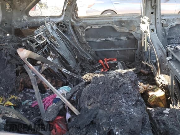 ✅ 2020 Kia Sorento L • VIN: 5XYPG4A30LG666901 • Лот: 86151215. Опубликован ранее на Copart с пробегом Не указан. Бесплатный доступ к архиву аукционных продаж из США и подробный отчёт об истории автомобиля на DreamBid. Изображение 11.