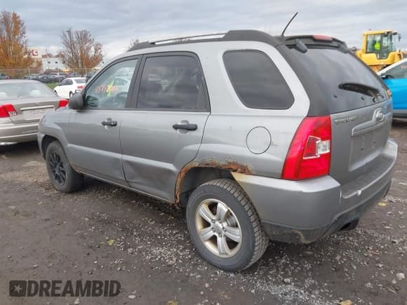 ✅ 2010 Kia Sportage LX • VIN: KNDKG3A40A7725694 • Lot: 43742664. Wystawiony na IAAI z przebiegiem 133 401 mil. Bezpłatny archiwum sprzedaży aukcyjnych z USA i szczegółowy raport historii pojazdu na DreamBid. Zdjęcie 3.