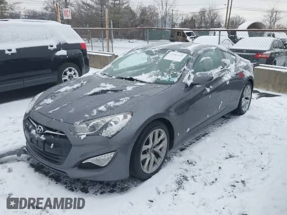 2014 Hyundai Genesis Coupe R-Spec with VIN KMHHT6KD8EU114093, listed as a IAAI auction lot 41261121 with 51,172 mi miles and . Bid and sale history available at DreamBid. Image 16.