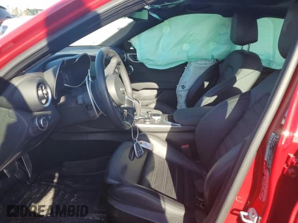 ✅ 2020 Alfa Romeo Giulia Ti • VIN: ZARFANBN2L7639057 • Lot: 66515682. Wystawiony na Copart z przebiegiem 11 675 mil. Bezpłatny archiwum sprzedaży aukcyjnych z USA i szczegółowy raport historii pojazdu na DreamBid. Zdjęcie 5.