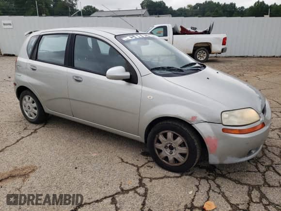 2005 Chevrolet Aveo LT z VIN KL1TG62615B413576, wystawiony jako Copart lot #67797175 z przebiegiem 90 290 mil mil oraz Szkoda całkowita • Salvage title. Historia ofert i sprzedaży dostępna na DreamBid. Obrazek 4.