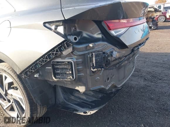 ✅ 2025 Hyundai Elantra SEL Convenience • VIN: KMHLS4DG0SU043993 • Лот: 43657828. Опубликован ранее на IAAI с пробегом 8 418 миль. Бесплатный доступ к архиву аукционных продаж из США и подробный отчёт об истории автомобиля на DreamBid. Изображение 18.