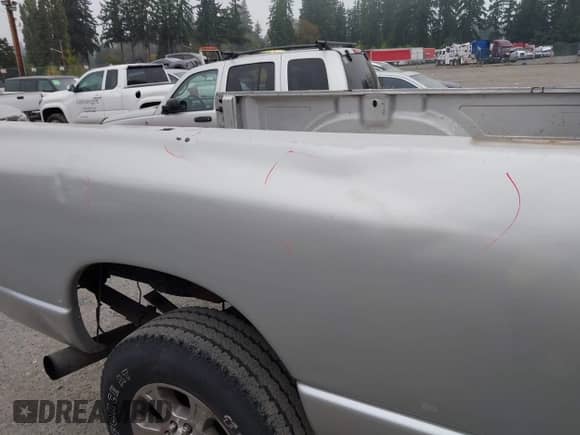 2006 Dodge 3500 SLT z VIN 3D7LX38CX6G244581, wystawiony jako IAAI lot #43207376 z przebiegiem 254 558 mil mil oraz . Historia ofert i sprzedaży dostępna na DreamBid. Obrazek 18.