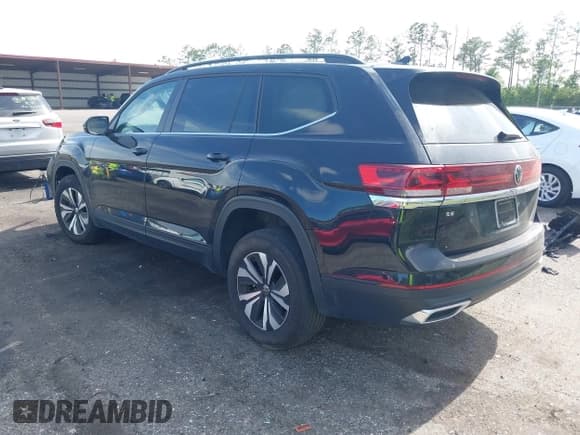 ✅ 2024 Volkswagen Atlas SE • VIN: 1V2DR2CA1RC576374 • Lot: 42491607. Listed on IAAI with 23,355 mi. Free auction sales archive from the USA and detailed vehicle history report at DreamBid. Image 3.