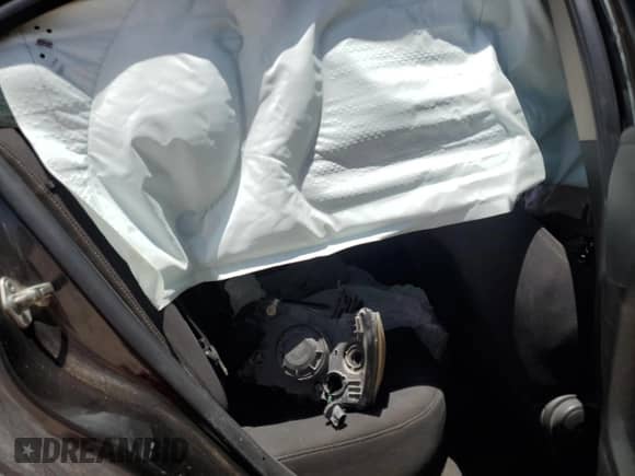 2014 Chevrolet Sonic LT с VIN 1G1JC5SH1E4122774, выставлен на аукционе Copart как лот 61878944 с пробегом Не указан миль и Списание • Salvage title. История ставок и продаж доступна на DreamBid. Изображение 10.