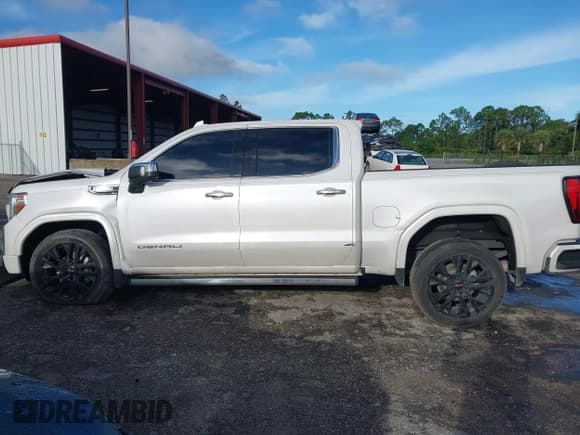 ✅ 2022 GMC Sierra 1500 Denali • VIN: 3GTU9FEL7NG149120 • Лот: 43424341. Опубликован ранее на IAAI с пробегом 60 515 миль. Бесплатный доступ к архиву аукционных продаж из США и подробный отчёт об истории автомобиля на DreamBid. Изображение 15.