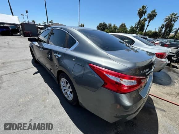 ✅ 2017 Nissan Altima SR • VIN: 1N4AL3AP5HC292978 • Lot: 61505575. Listed on Copart with 153,992 mi. Free auction sales archive from the USA and detailed vehicle history report at DreamBid. Image 3.