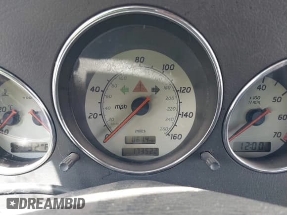 ✅ 1999 Mercedes-Benz SLK 230/320 • VIN: WDBKK47F8XF124902 • Lot: 42883499. Wystawiony na IAAI z przebiegiem 173 522 mil. Bezpłatny archiwum sprzedaży aukcyjnych z USA i szczegółowy raport historii pojazdu na DreamBid. Zdjęcie 7.