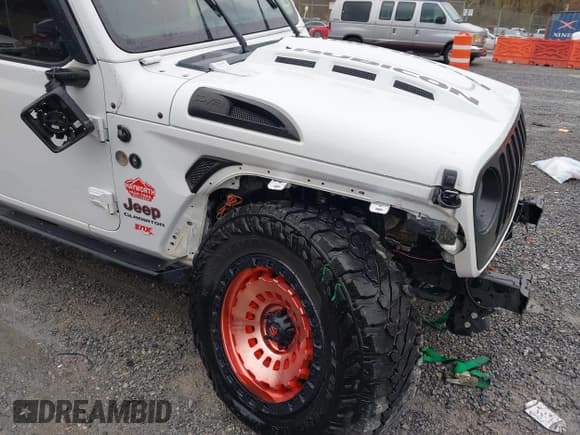 ✅ 2021 Jeep Gladiator Rubicon • VIN: 1C6JJTBM0ML533240 • Lot: 43528034. Listed on IAAI with 67,598 mi. Free auction sales archive from the USA and detailed vehicle history report at DreamBid. Image 19.