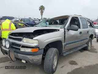✅ 2001 Chevrolet Suburban LS • VIN: 3GNEC16T81G147773 • Лот: 42554006. Опубликован ранее на IAAI с пробегом 235 299 миль. Бесплатный доступ к архиву аукционных продаж из США и подробный отчёт об истории автомобиля на DreamBid. Изображение 2.