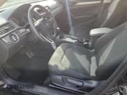 ✅ 2012 Volkswagen Passat S • VIN: 1VWAP7A36CC072709 • Лот: 93376365. Опубликован ранее на Copart с пробегом 186 595 миль. Бесплатный доступ к архиву аукционных продаж из США и подробный отчёт об истории автомобиля на DreamBid. Изображение 7.