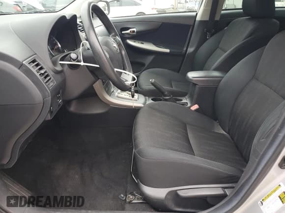 ✅ 2011 Toyota Corolla S • VIN: 2T1BU4EE4BC605009 • Lot: 92760115. Wystawiony na Copart z przebiegiem 123 461 mil. Bezpłatny archiwum sprzedaży aukcyjnych z USA i szczegółowy raport historii pojazdu na DreamBid. Zdjęcie 7.