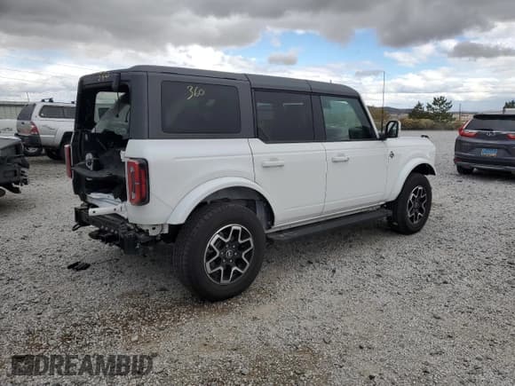 ✅ 2024 Ford Bronco Outer Banks • VIN: 1FMEE8BP7RLA60784 • Lot: 82382255. Wystawiony na Copart z przebiegiem 13 135 mil. Bezpłatny archiwum sprzedaży aukcyjnych z USA i szczegółowy raport historii pojazdu na DreamBid. Zdjęcie 3.