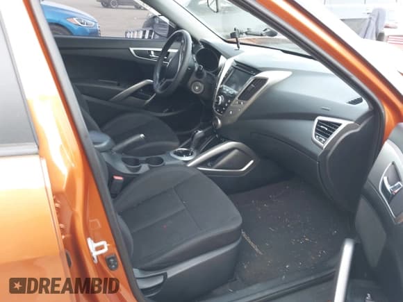 ✅ 2016 Hyundai Veloster • VIN: KMHTC6ADXGU257271 • Lot: 41467919. Wystawiony na IAAI z przebiegiem 70 956 mil. Bezpłatny archiwum sprzedaży aukcyjnych z USA i szczegółowy raport historii pojazdu na DreamBid. Zdjęcie 5.