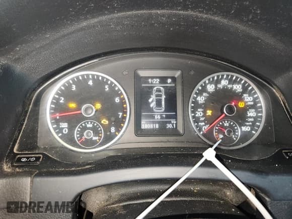 ✅ 2017 Volkswagen Tiguan S • VIN: WVGAV7AX0HK002188 • Lot: 89690815. Listed on Copart with 180,818 mi. Free auction sales archive from the USA and detailed vehicle history report at DreamBid. Image 9.