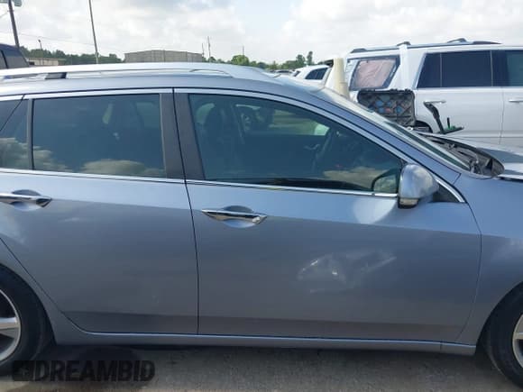 ✅ 2011 Acura TSX Technology • VIN: JH4CW2H6XBC001480 • Lot: 42432484. Listed on IAAI with 140,152 mi. Free auction sales archive from the USA and detailed vehicle history report at DreamBid. Image 13.