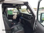 ✅ 2022 Jeep Wrangler Unlimited Rubicon • VIN: 1C4JJXR69NW260757 • Lot: 43445968. Listed on IAAI with 43,006 mi. Free auction sales archive from the USA and detailed vehicle history report at DreamBid. Image 5.