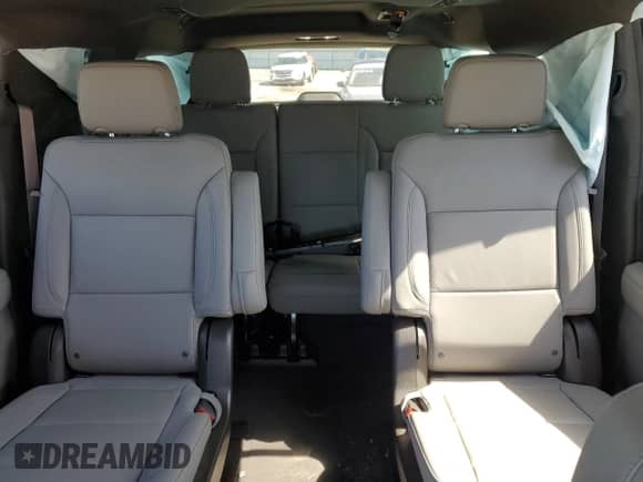 2024 Chevrolet Suburban LT z VIN 1GNSCCKD2RR318591, wystawiony jako Copart lot #52626655 z przebiegiem 6 658 mil mil oraz Szkoda całkowita • Salvage title. Historia ofert i sprzedaży dostępna na DreamBid. Obrazek 10.