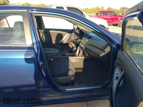 ✅ 2011 Toyota Camry SE • VIN: 4T1BF3EK9BU589284 • Lot: 43364034. Wystawiony na IAAI z przebiegiem 154 827 mil. Bezpłatny archiwum sprzedaży aukcyjnych z USA i szczegółowy raport historii pojazdu na DreamBid. Zdjęcie 5.