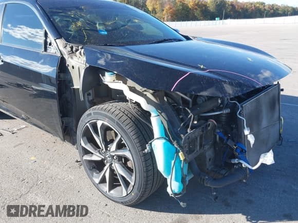 ✅ 2018 Honda Civic Si • VIN: 2HGFC1E55JH704057 • Lot: 43516932. Listed on IAAI with 139,300 mi. Free auction sales archive from the USA and detailed vehicle history report at DreamBid. Image 6.