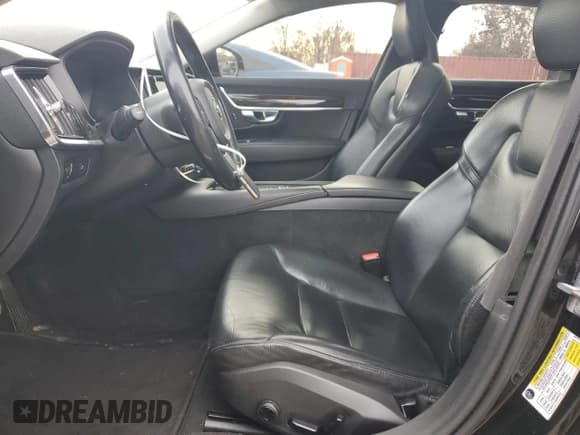 ✅ 2018 Volvo S90 Momentum • VIN: LVY982MKXJP016313 • Lot: 91645275. Wystawiony na Copart z przebiegiem 174 238 mil. Bezpłatny archiwum sprzedaży aukcyjnych z USA i szczegółowy raport historii pojazdu na DreamBid. Zdjęcie 7.