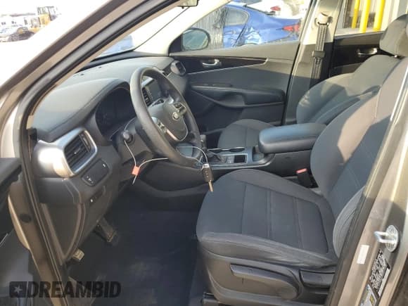 ✅ 2019 Kia Sorento LX • VIN: 5XYPG4A35KG471200 • Лот: 90474615. Опубликован ранее на Copart с пробегом 122 849 миль. Бесплатный доступ к архиву аукционных продаж из США и подробный отчёт об истории автомобиля на DreamBid. Изображение 7.