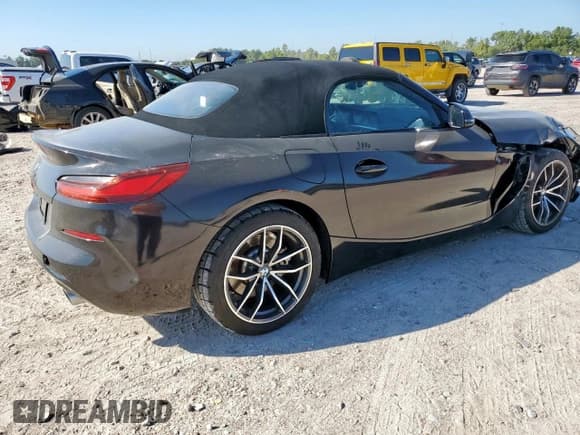 ✅ 2022 BMW Z4 sDrive30i • VIN: WBAHF3C03NWX39721 • Lot: 84457535. Wystawiony na Copart z przebiegiem 37 587 mil. Bezpłatny archiwum sprzedaży aukcyjnych z USA i szczegółowy raport historii pojazdu na DreamBid. Zdjęcie 10.